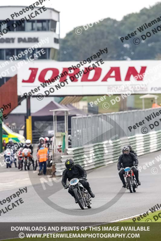 Vintage motorcycle club;eventdigitalimages;mallory park;mallory park trackday photographs;no limits trackdays;peter wileman photography;trackday digital images;trackday photos;vmcc festival 1000 bikes photographs